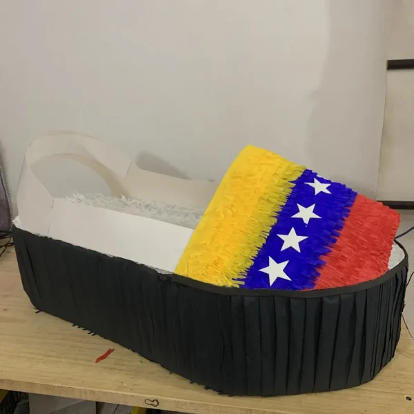 Piñata Alpargata