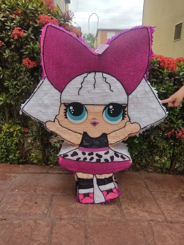 Piñata Muñeca LOL