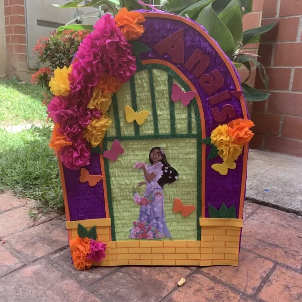 Piñata Puerta Encanto