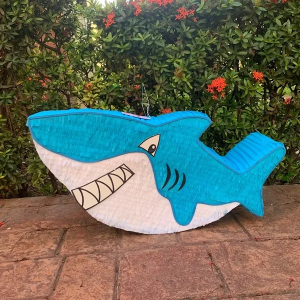 Piñata Tiburon