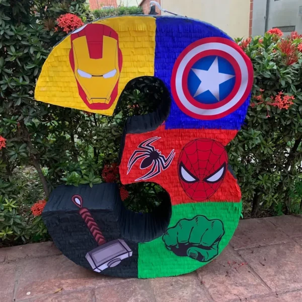 Piñata Numero Los Vengadores